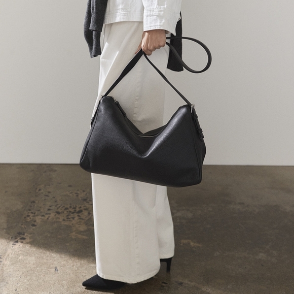 The Horse Lottie Bag in Black Leather - Picture 8 of 16